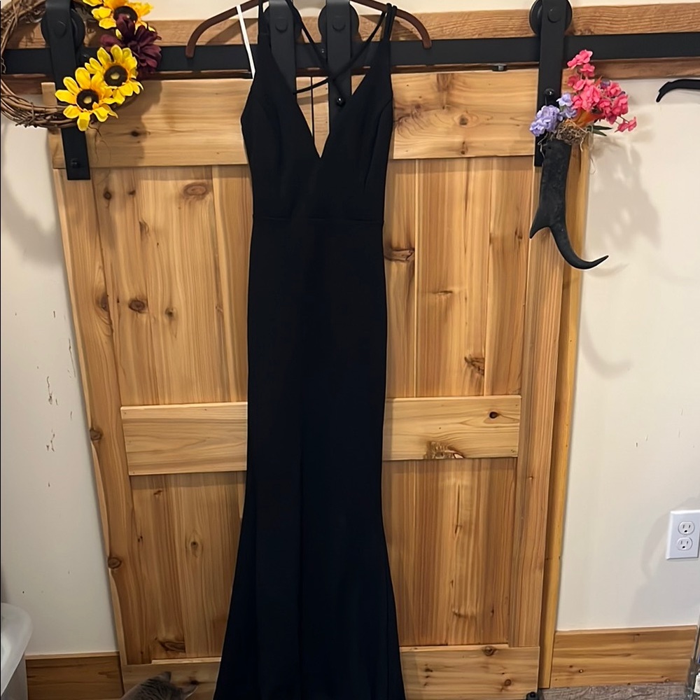 Lulu's Elegant Black Stappy Backless Formal Dress